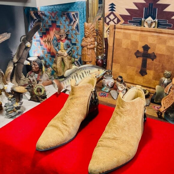 JOHN FLUEVOG SUEDE CHUKKA BOOTS -SIZE 11 - Picture 2 of 7